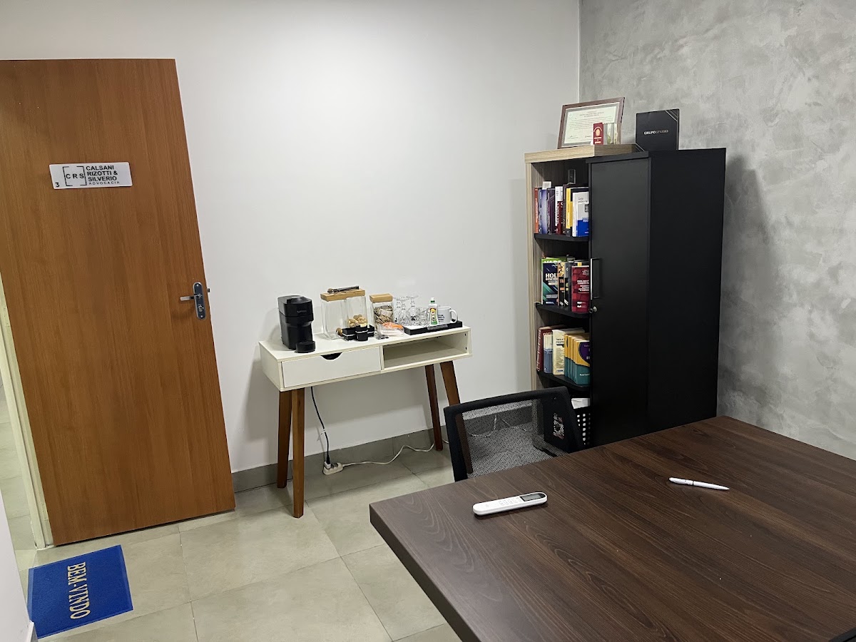Ambiente do escritório de advocacia de Bruno Calsani em Ribeirão Preto